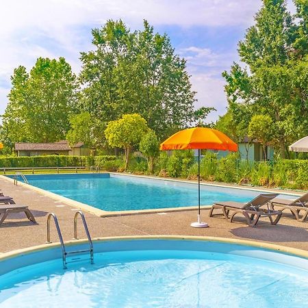 Lagrange Grand Bleu Vacances - Residence Port Lalande Castelmoron-sur-Lot Bagian luar foto