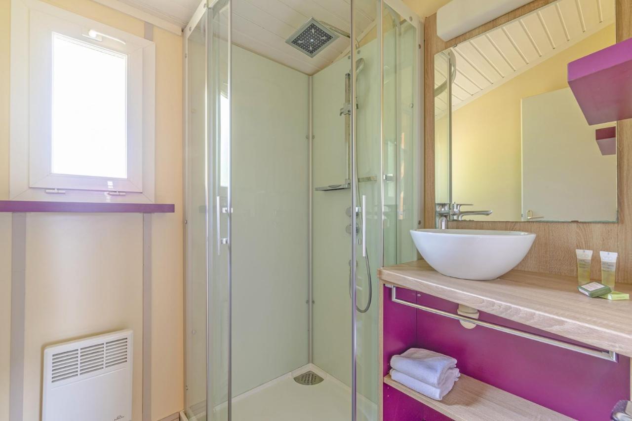 Lagrange Grand Bleu Vacances - Residence Port Lalande Castelmoron-sur-Lot Bagian luar foto