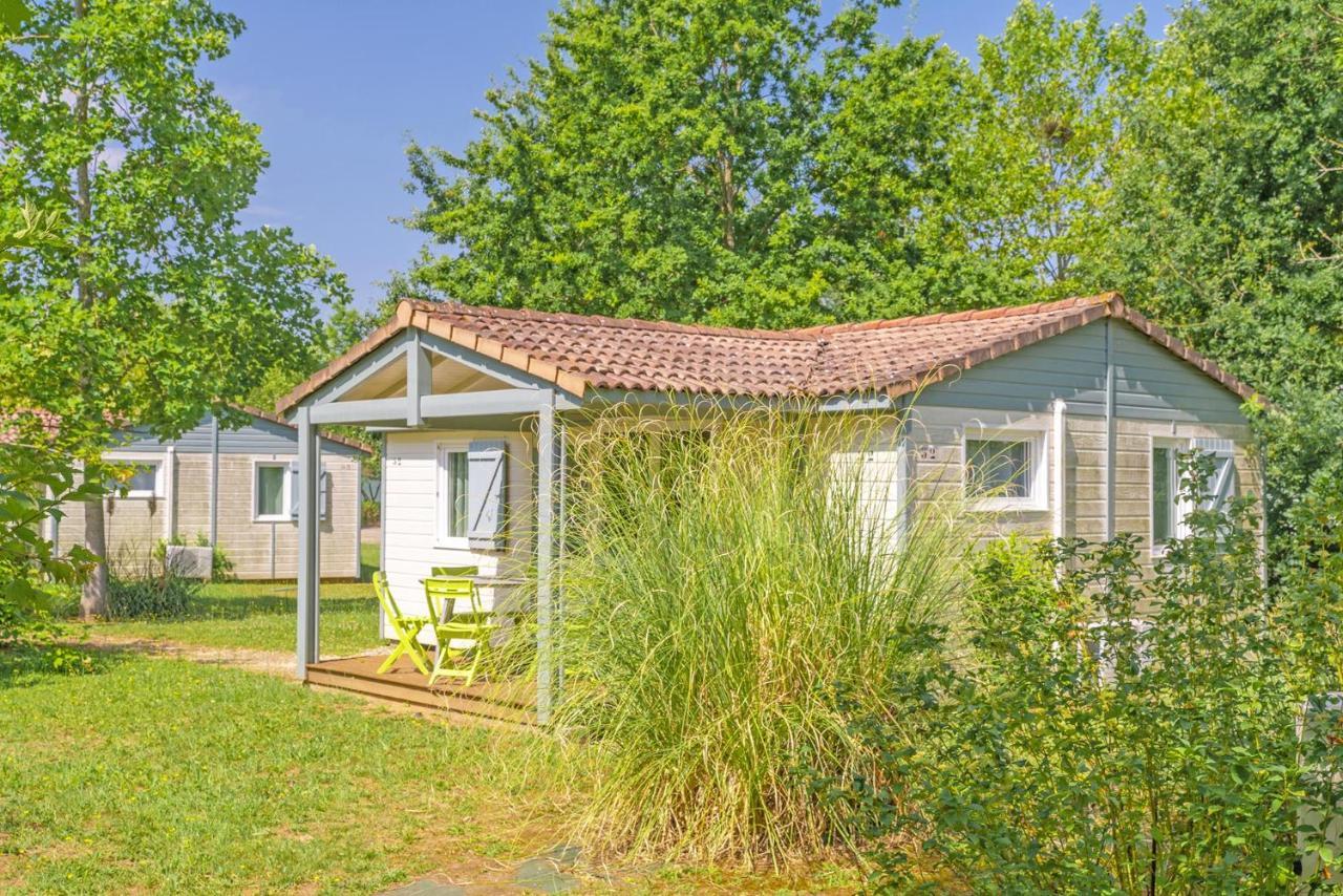 Lagrange Grand Bleu Vacances - Residence Port Lalande Castelmoron-sur-Lot Bagian luar foto