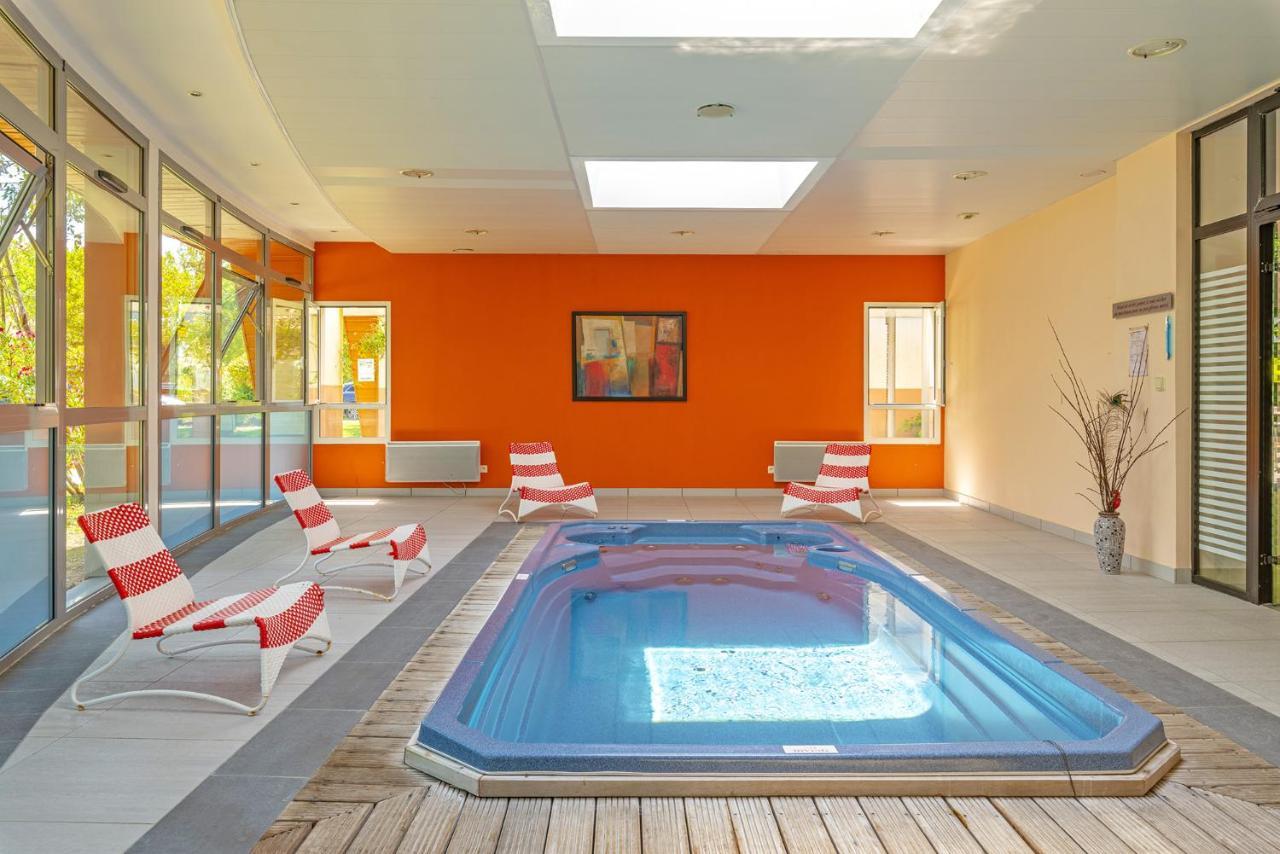 Lagrange Grand Bleu Vacances - Residence Port Lalande Castelmoron-sur-Lot Bagian luar foto