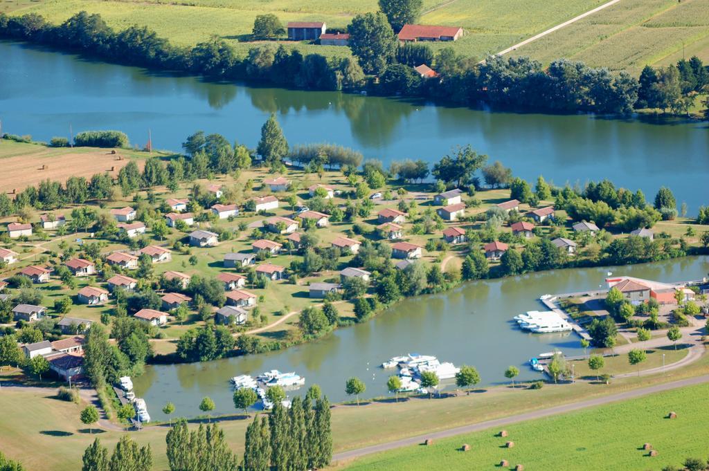 Lagrange Grand Bleu Vacances - Residence Port Lalande Castelmoron-sur-Lot Bagian luar foto