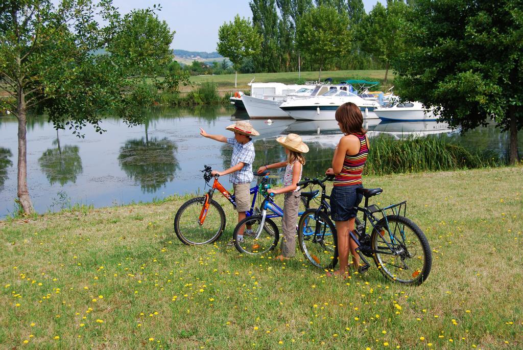 Lagrange Grand Bleu Vacances - Residence Port Lalande Castelmoron-sur-Lot Bagian luar foto