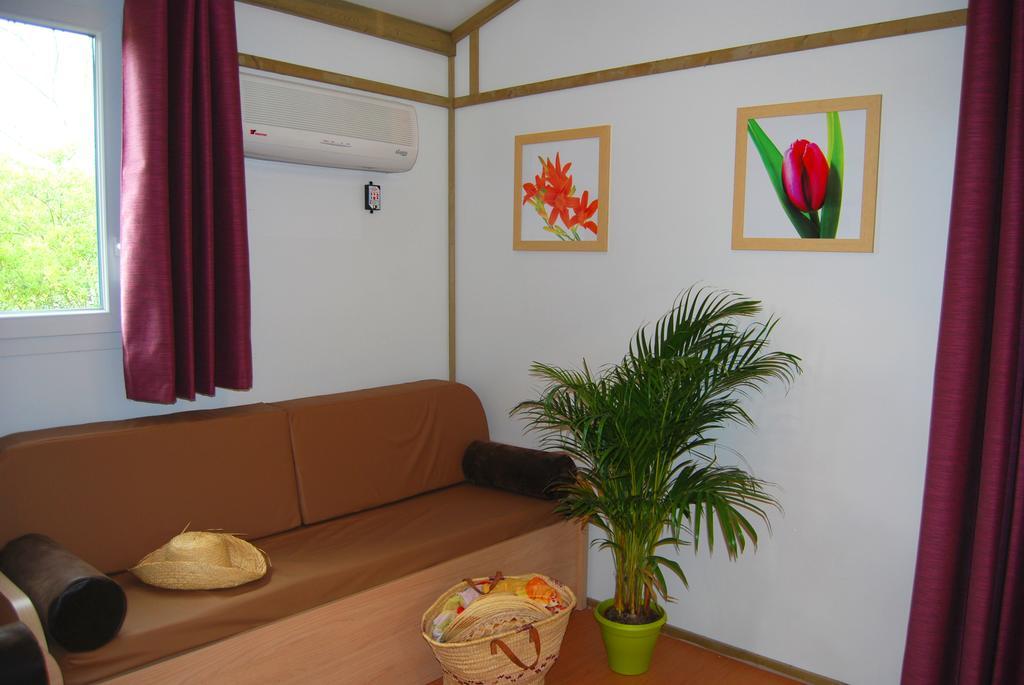 Lagrange Grand Bleu Vacances - Residence Port Lalande Castelmoron-sur-Lot Bagian luar foto