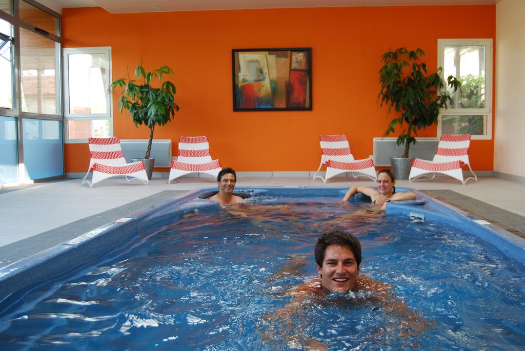 Lagrange Grand Bleu Vacances - Residence Port Lalande Castelmoron-sur-Lot Bagian luar foto