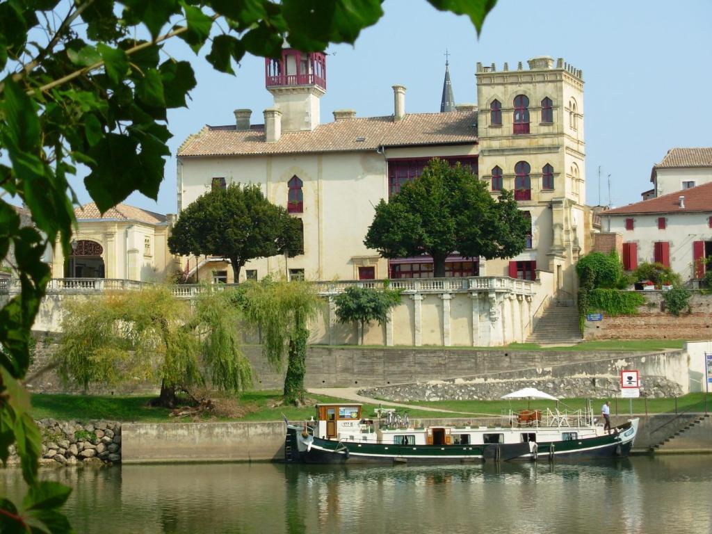 Lagrange Grand Bleu Vacances - Residence Port Lalande Castelmoron-sur-Lot Bagian luar foto