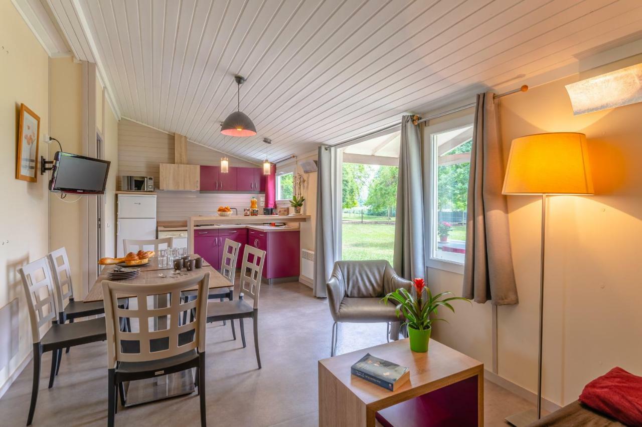 Lagrange Grand Bleu Vacances - Residence Port Lalande Castelmoron-sur-Lot Bagian luar foto